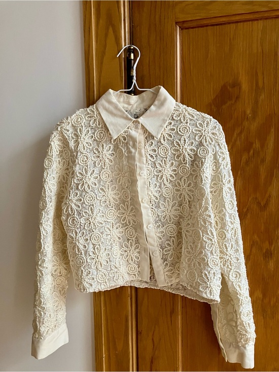 Tops - Vintage Lace Button-Front Collared Top in Cream